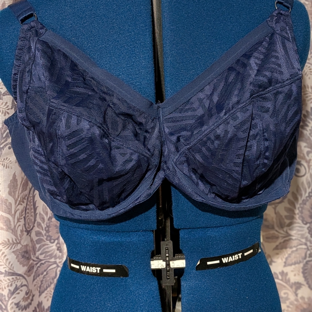 Chic Midnight Blue Patterned Bra